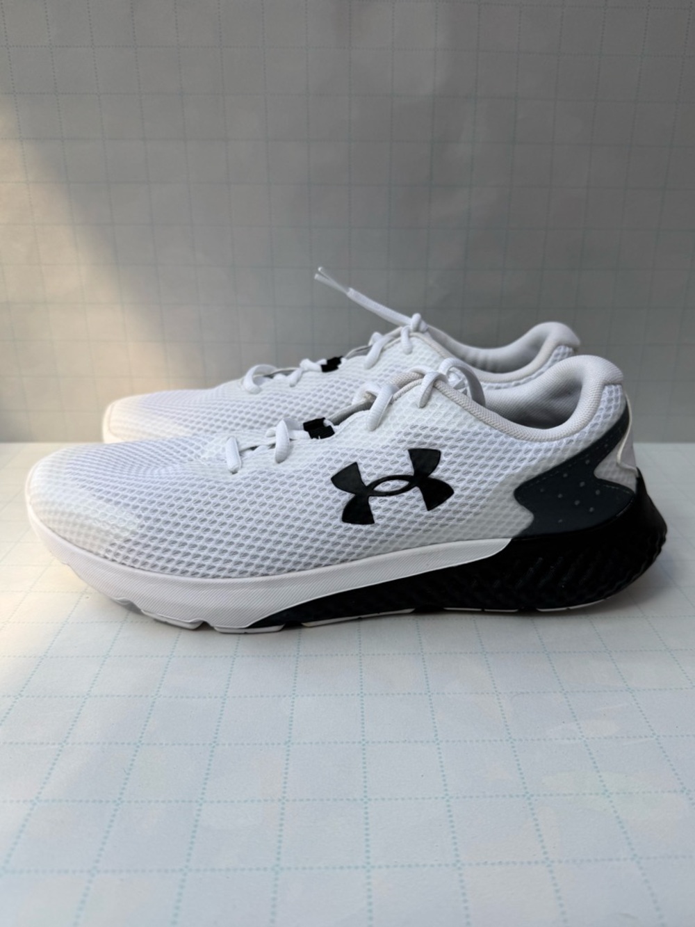 Under Armour Charged Rogue - Comfort Deluxe - White & BLK Mesh Training Sneakers